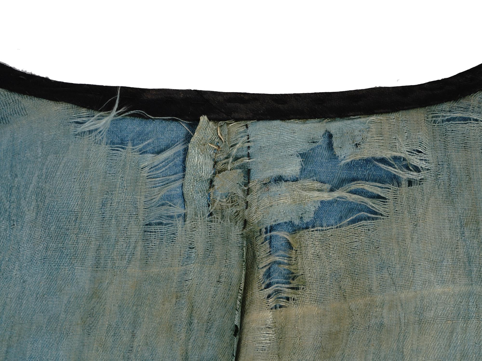 ANTIQUE CHINESE LONG BLUE SILK EMBROIDERED ROBE PIC-10